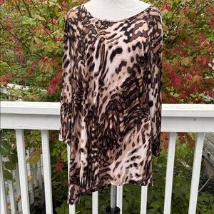 Susan Graver Animal print Asymmetrical Split Side Pullover Top Large